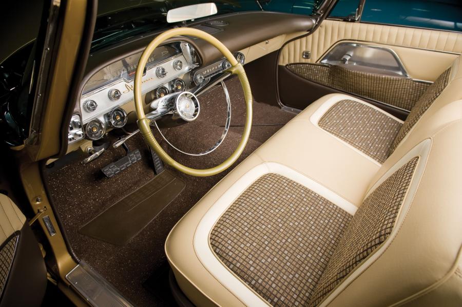 Интерьер Desoto Adventurer Convertible (S-26A) 1957 года  (фото 54 из 60)